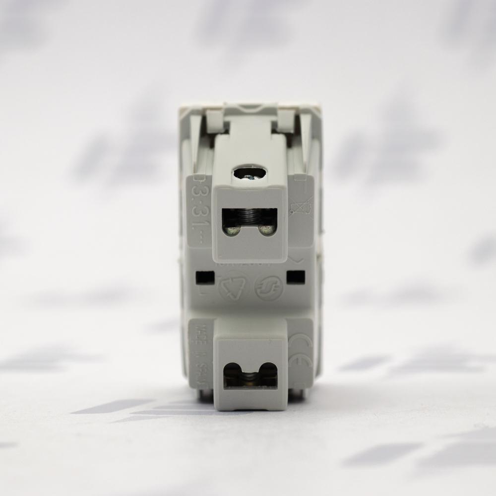 Unica - Zásuvka 230V/10A pro ploché vidlice 1 modul, Marfil