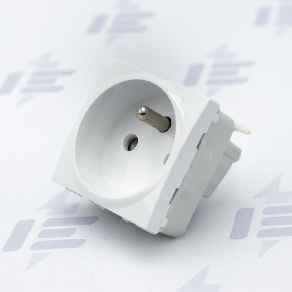 MGU3.059.18 Unica - Zásuvka 230V/16A, 2P+PE, clonky, bezšroubová, Polar