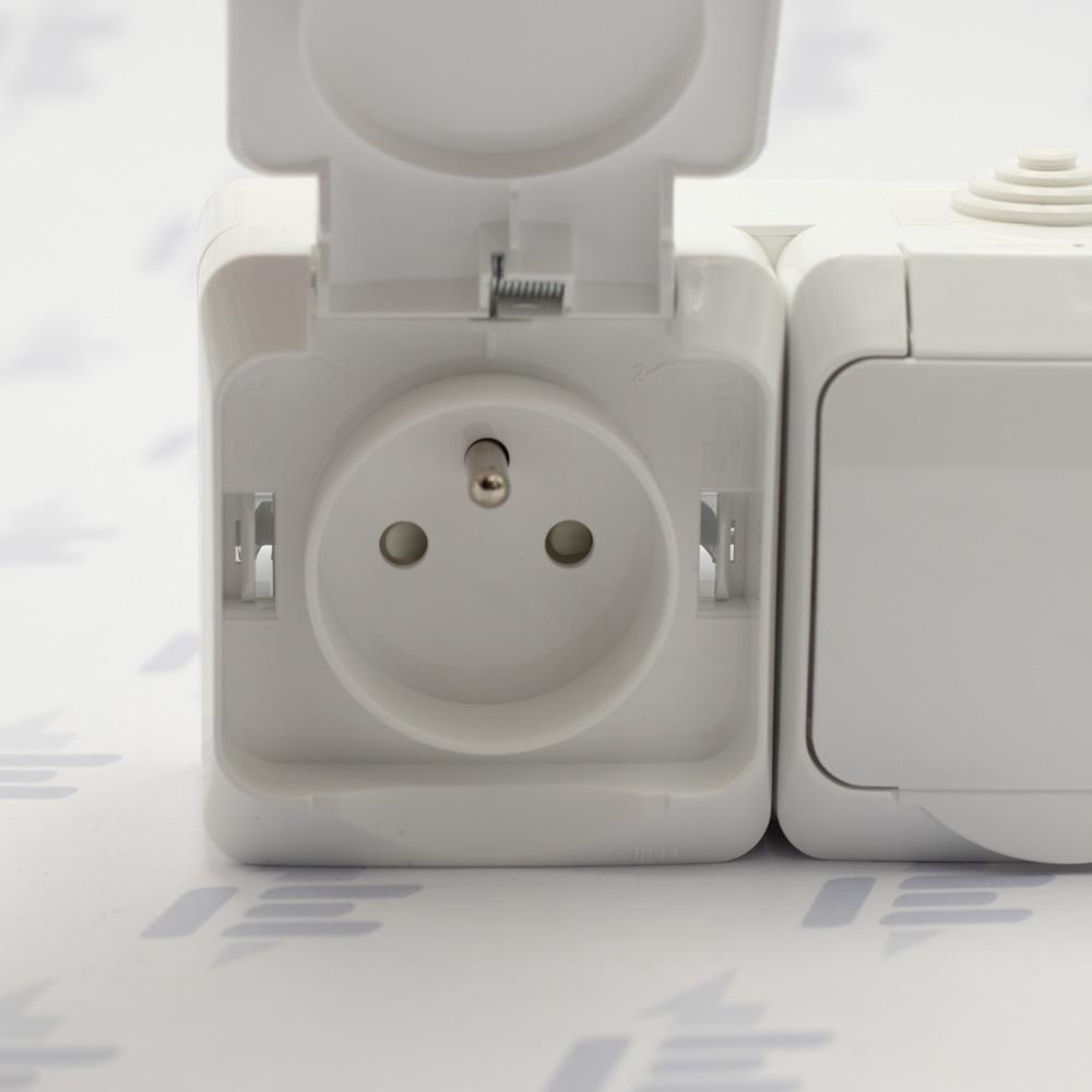 WDE000522 Cedar Plus IP44 - Zásuvka dvojnásobná 230V 16A 2P+PE, bílá