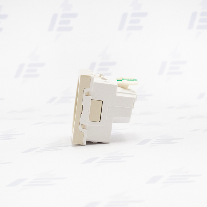 NU305944E Unica - Zásuvka 250V/16A 2P+E, clonky, bezšroubová, Béžová