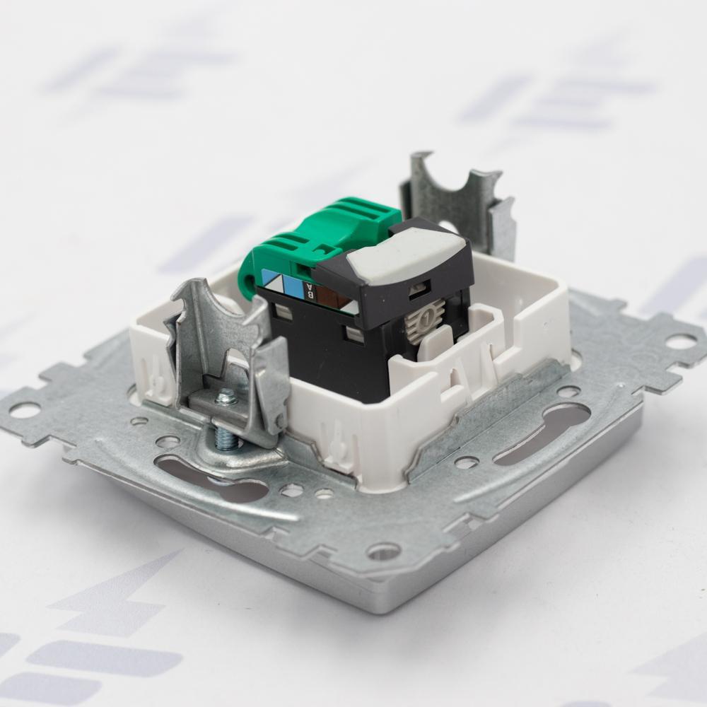 SDD113451 Sedna D/E - Datová zásuvka 1xRJ45 kat. 5e UTP, Aluminium