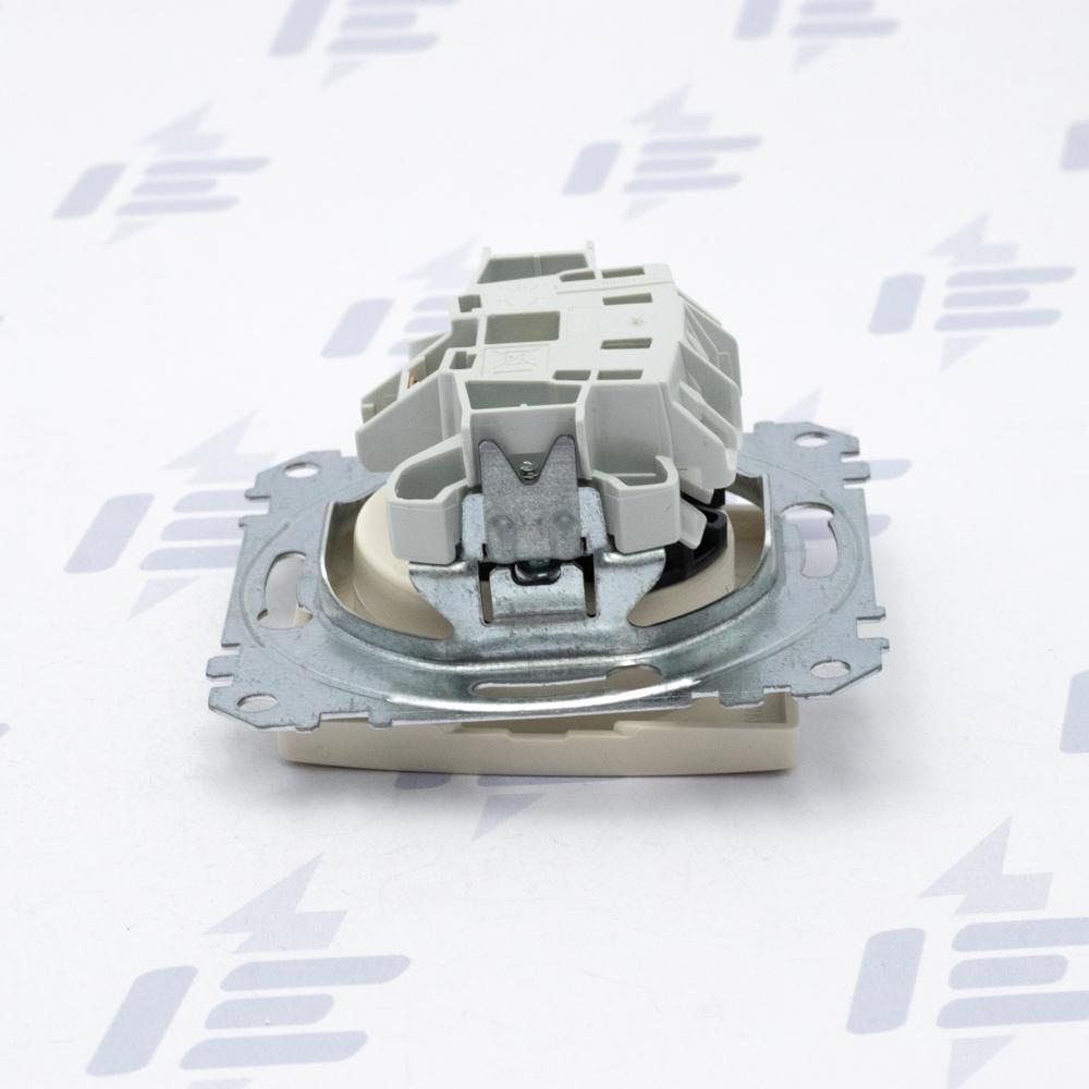 SDD112012 Sedna D/E - Zásuvka 230V 16A clonky bezšroubová, Béžová