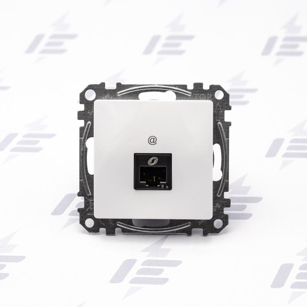 SDD111451 Sedna D/E - Datová zásuvka 1xRJ45 kat. 5e UTP, Bílá
