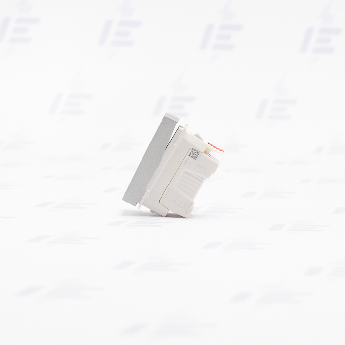 NU310130 Unica - Spínač jednopólový řazení 1, 1M, Aluminium