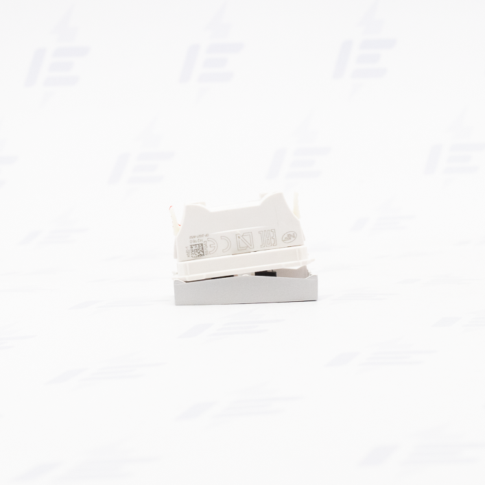 NU320330 Unica - Přepínač střídavý řazení 6, 2M, Aluminium