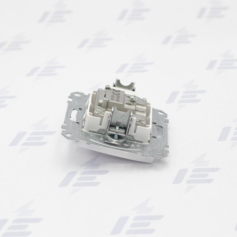 SDD111484 Sedna D/E - TV-R-SAT zásuvka průběžná 7dB, Bílá