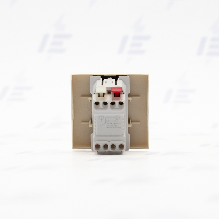 NU320144 Unica - Spínač jednopólový řazení 1, 2M, Béžový