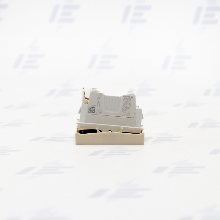 NU320144 Unica - Spínač jednopólový řazení 1, 2M, Béžový