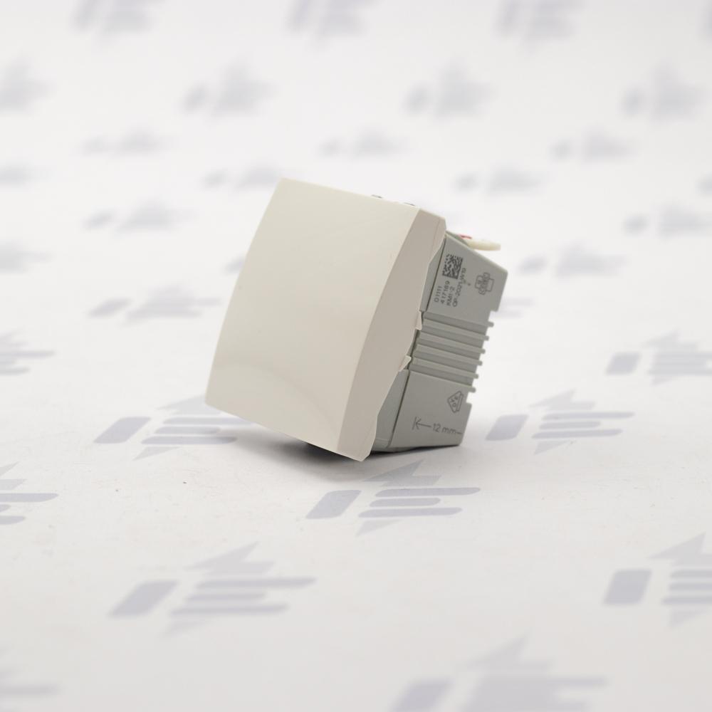 MGU3.206.25 Unica - Ovládač tlačítkový, řazení 1/0, Marfil