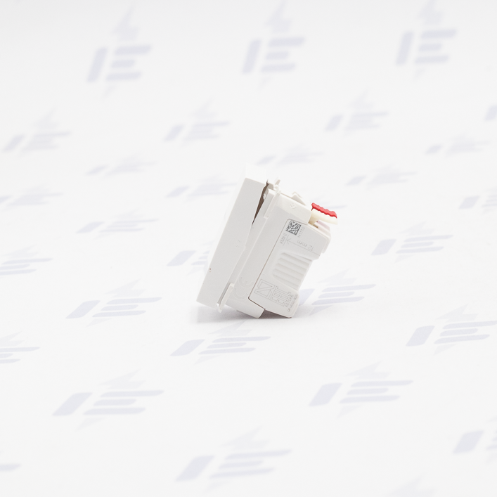 NU310118 Unica - Spínač jednopólový řazení 1, 1M, Bílý