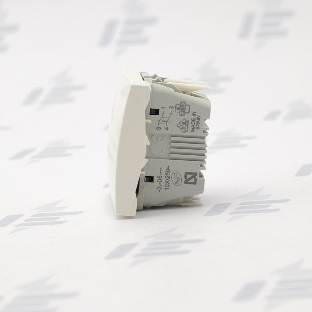 MGU3.205.25 Unica - Přepínač křížový, řazení 7, Marfil