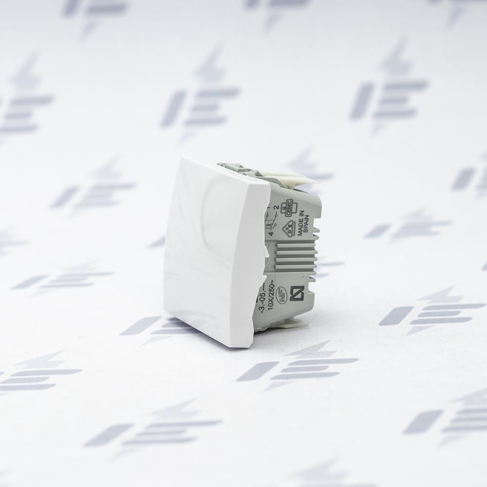 MGU3.205.18 Unica - Přepínač křížový, řazení 7, Polar