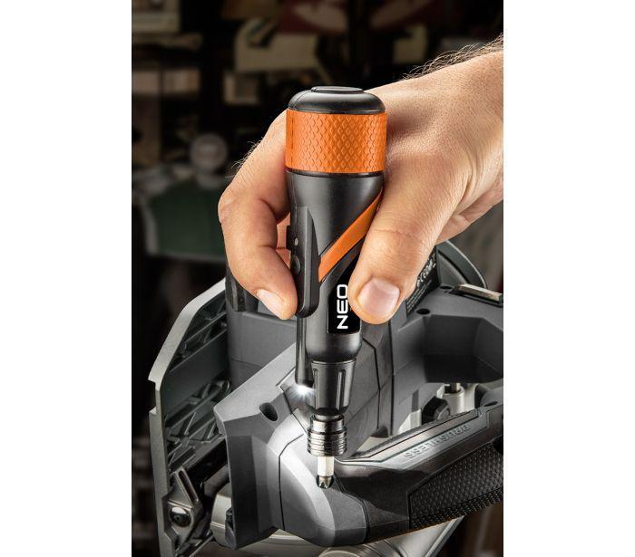 04-200 Akušroubovák micro-USB 3,6V Li-Ion, set 43 bitů CrV v boxu