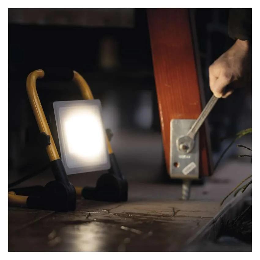 PŘENOSNÝ LED REFLEKTOR ILIO 51W 4600LM IP44 NW