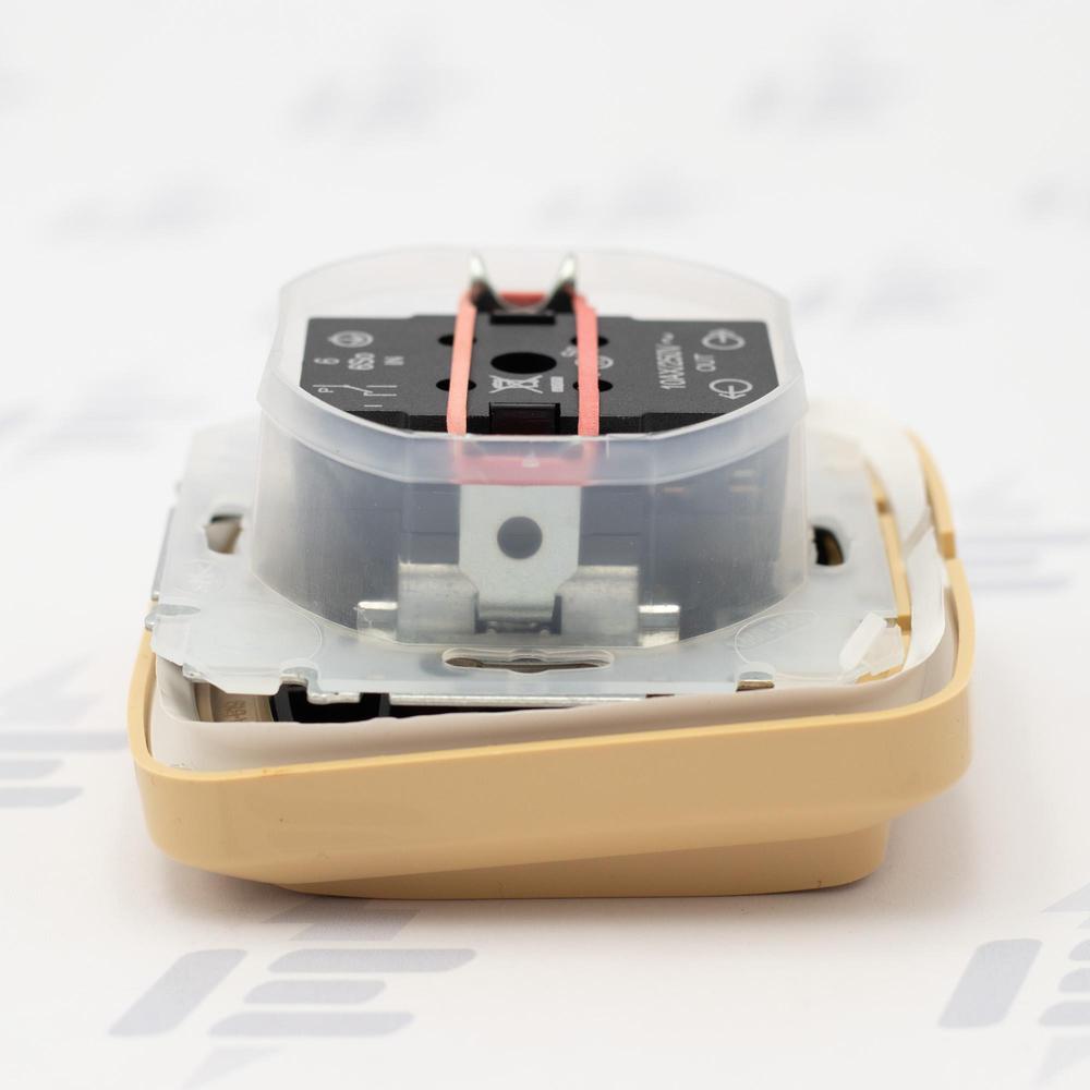 TANGO IP44 Kompletní vypínač č. 6 (1) s rámečkem 3558A-06940 D