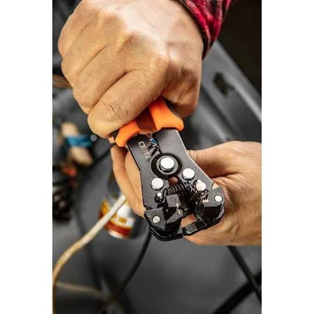 01-542 Stahovač na izolace konektorů, v boxu s konektory NEO tools