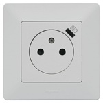 zásuvka 230V do zdi s USB portem pro nabíjení mobilu a tabletu