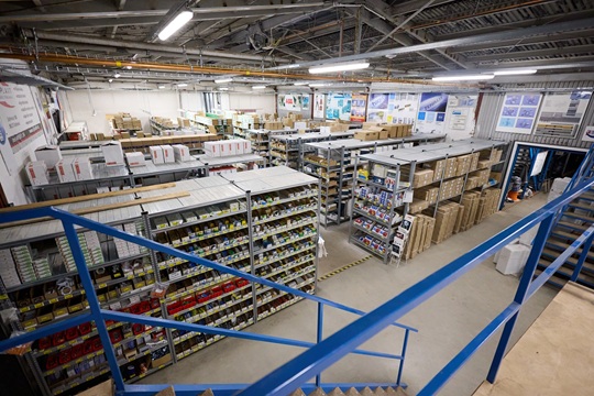Sklad elektromateriálu iElektra v Mostě
