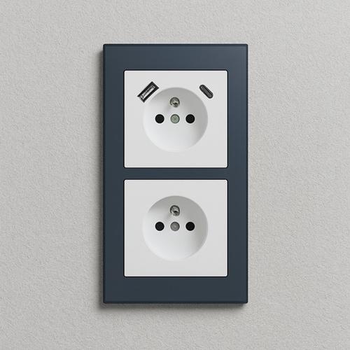 USB zásuvka ABB pro nabíjení telefonu a tabletu